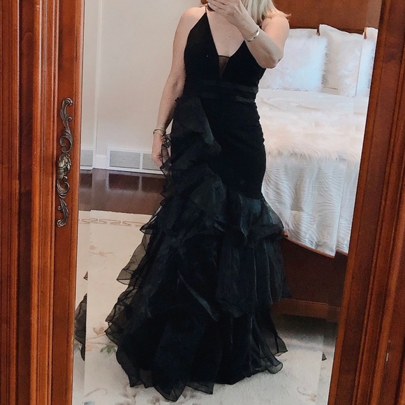 THE CLOTHING COMPANY black ruffled gown - Picture 6 of 8